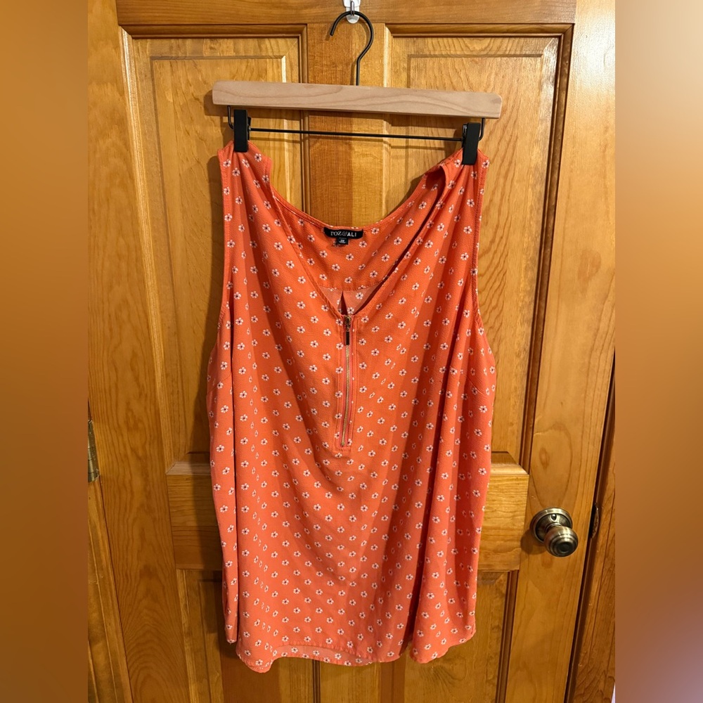 Sleeveless Top with Floral Pattern